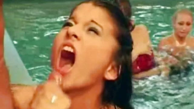 פורנו ללא רישום  Krala מגולח חריץ אדום מול וידאו שחקן פורנו ישראלי המצלמה