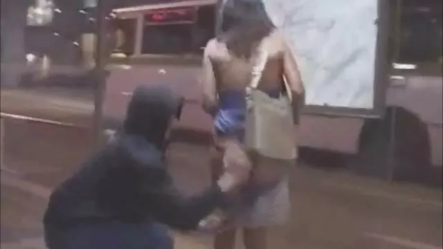 פורנו ללא רישום  הברונטית עשתה סקס גייז ישראלי חינם אורגיה בשני החורים.