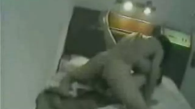 פורנו ללא רישום  כלבה סקס ישראלי שרון עם שפתון אדום נותנת מציצה ללא ידיים לגברים גבוהים