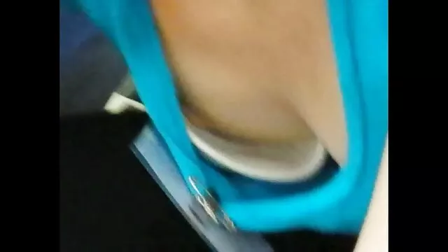 פורנו ללא רישום  ג ' סקס ישראלי בתל אביב ינג ' ית עם בלה מקבלת את התחת שלה.