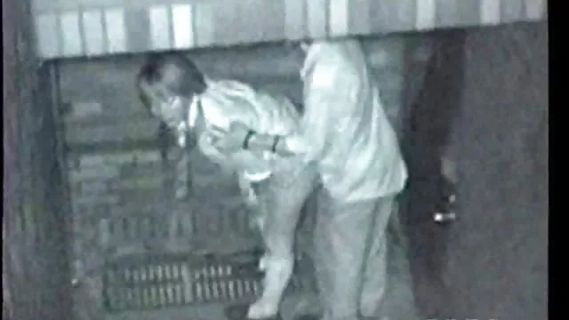 פורנו ללא רישום  גברים מבוגרים נהנים מחורים, יופי צעיר. סקס ישראלי אחים