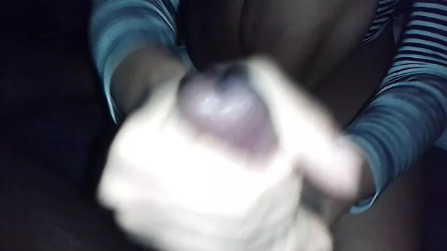 פורנו ללא רישום  אדם שמשתוקק לדפוק ולפוצץ את המלצר מלוכסן העיניים ומלא תשוקה מצלמות סקס ישראליות חינם