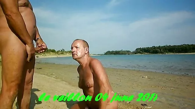 פורנו ללא רישום  גברים הובונים עושים סקס קשה בחורות ישראליות פורנו עם חבר.